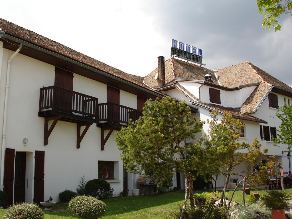 Hotel Restaurant Le Traineau Clelles Exterior photo